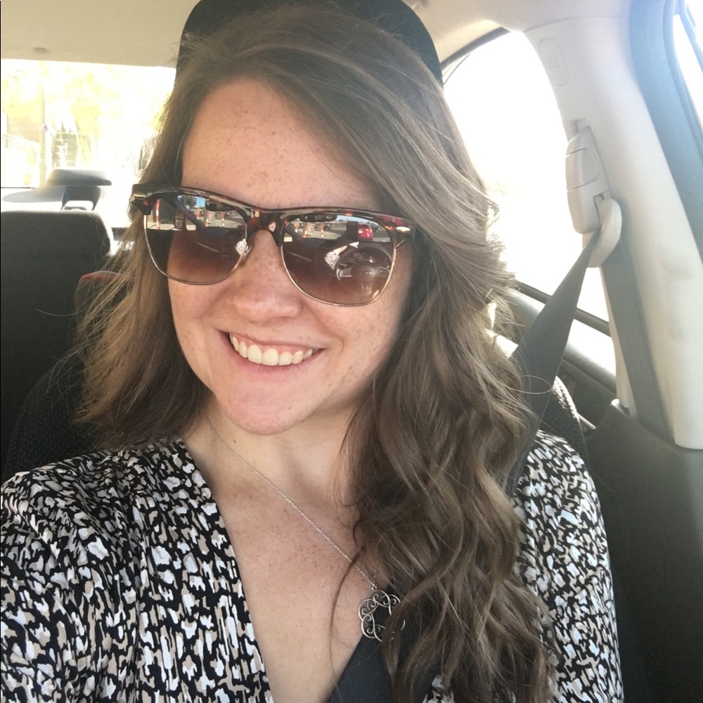 Meet your Posher, Laura